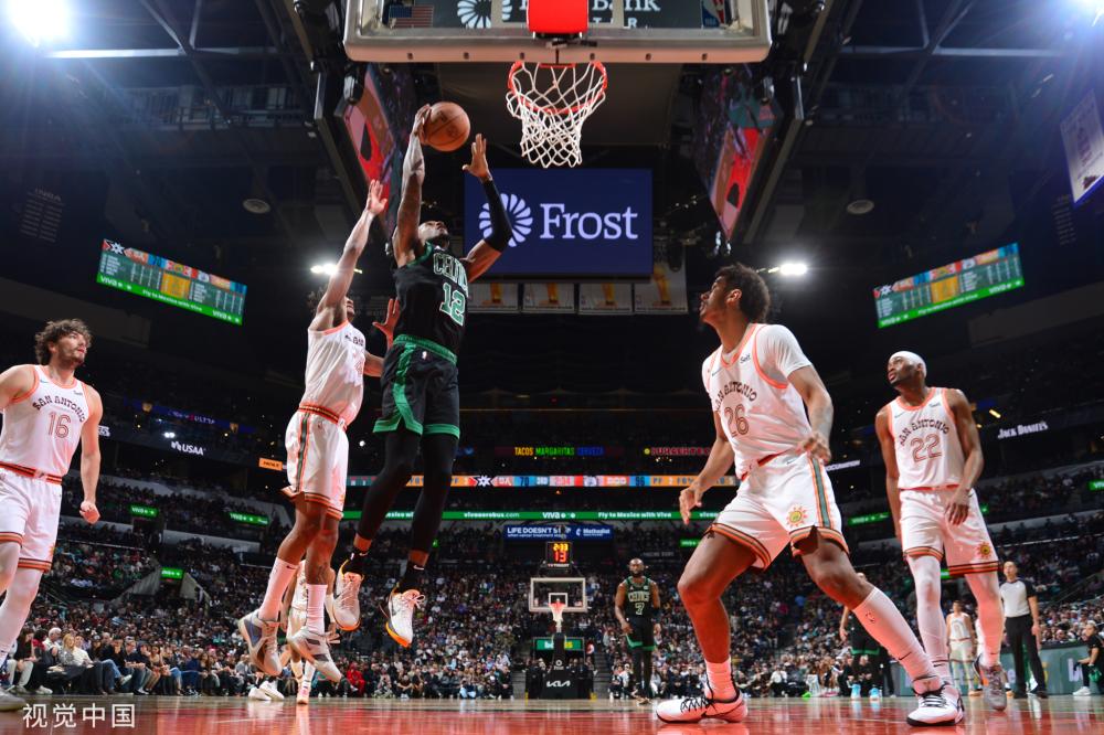 颜骏凌：比赛对年轻球员有锻炼价值，需去适应日韩球员的比赛节奏.