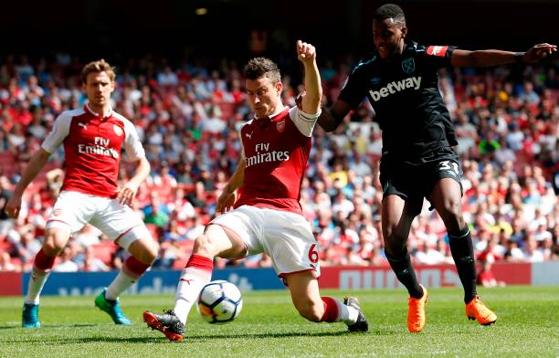 图一乐：马杜埃凯转会阿森纳评论区下蓝军球迷纷纷推销迪萨西.