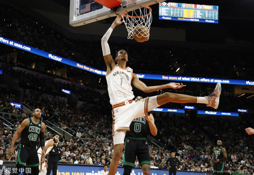 他成为了球 他成为了球