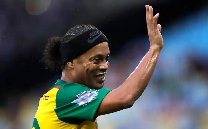 仅彰显了中 仅彰显了中